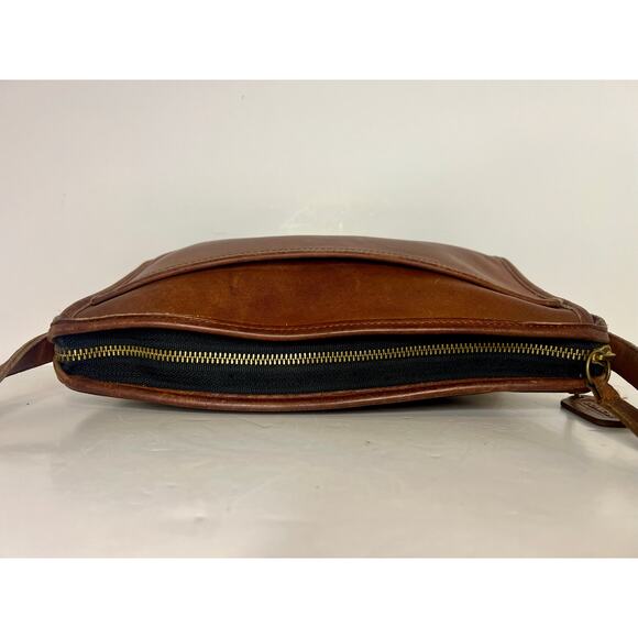 Vintage Coach Taylor British Tan Crossbody - Picture 6 of 9